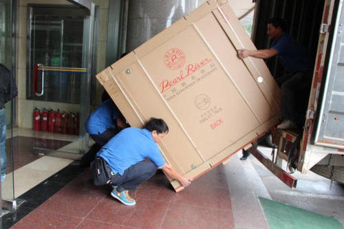 凤凰镇钢琴贵重工艺品无忧运